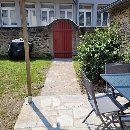 La Maison Aux Volets Rouges Ferienhaus Bourg-Lastic