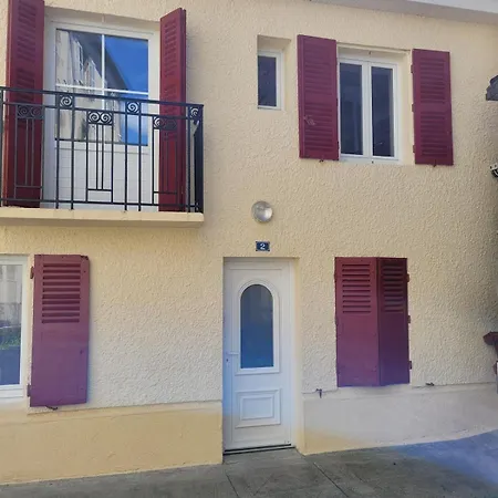 Ferienhaus La Maison Aux Volets Rouges